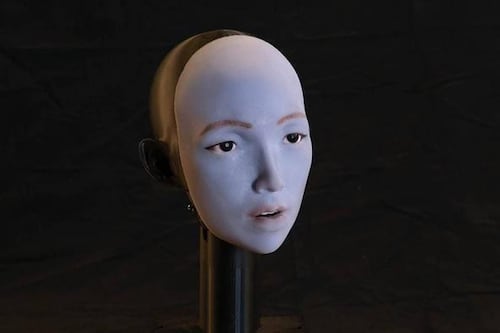 Robots que sincronizan los labios: el gesto que los hace más humanos