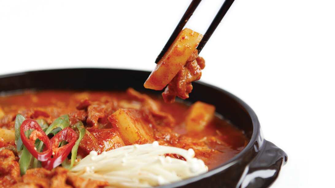 El Kimchi es un alimento fermentado ideal para mantener el buen peso corporal.