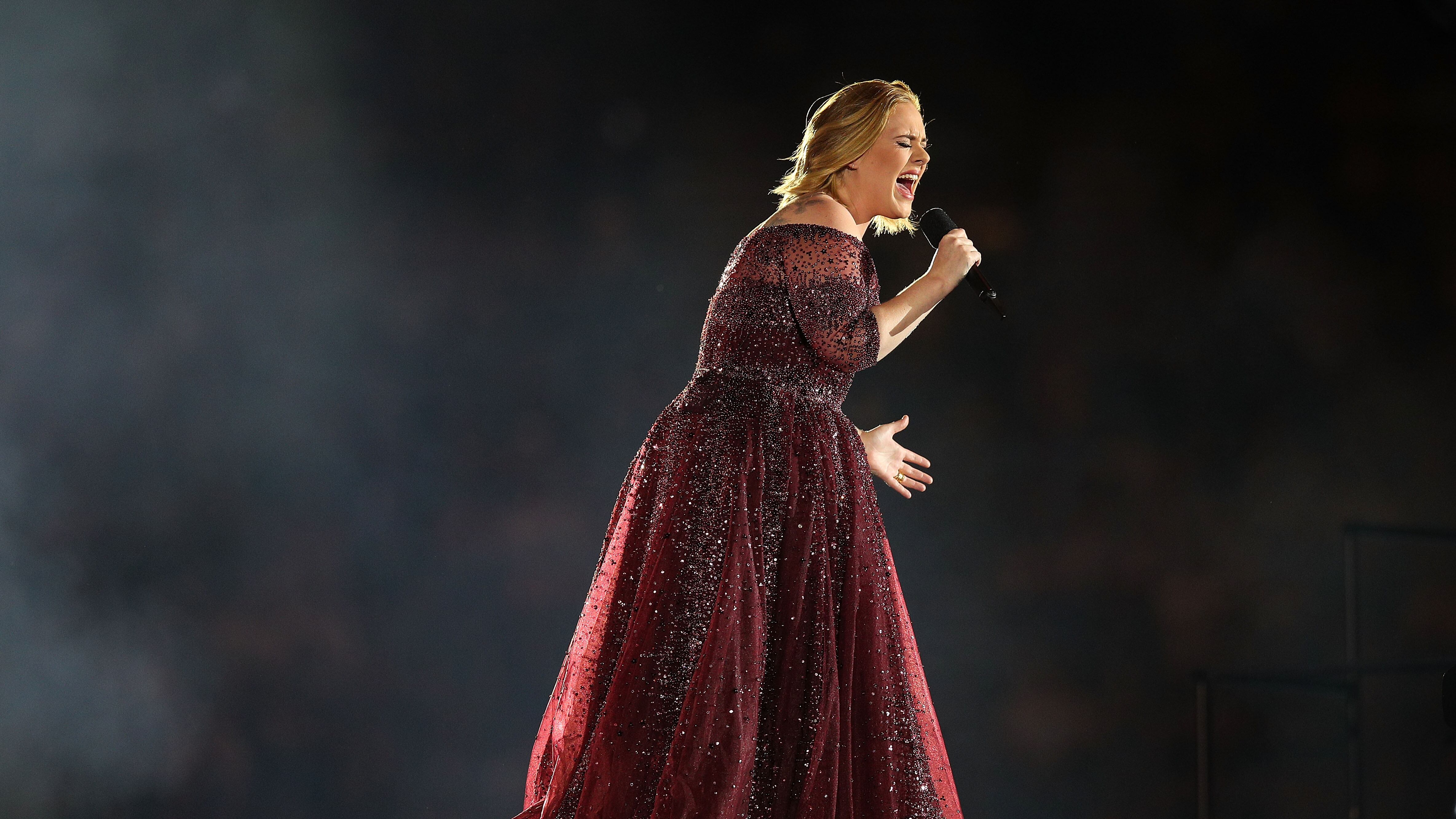 La cantante inglesa se ha ganado un espacio en la industria de la música con sus interpretaciones llenas de emoción. Foto: Getty Images.