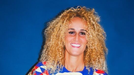 La gala ya posa con la playera del América.