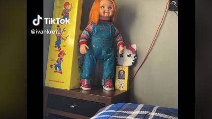 Muñeco Chucky es viral por moverse y hablar sin pilas