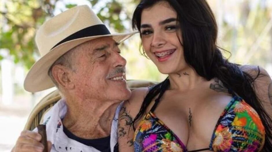 Andrés García y Karely Ruiz se conocieron en Acapulco, Guerrero.