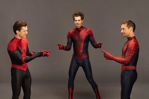 El incómodo momento que vivieron Andrew Garfield, Tom Holland y Tobey Maguire al verse por primera vez en el set