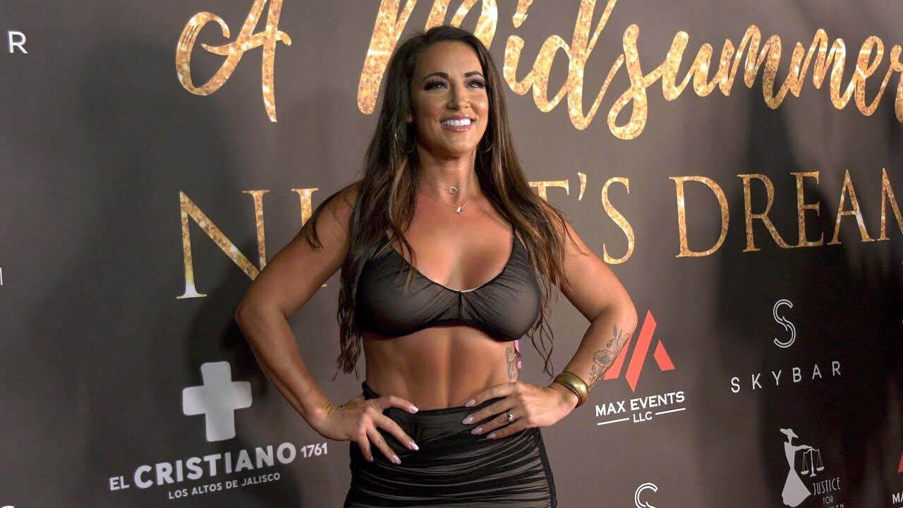 Courtney Tillia, de enseñar la fe cristiana a romperla en OnlyFans.