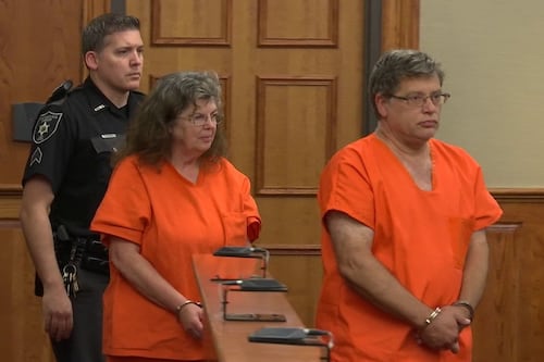 Pareja blanca adoptó niños negros y los obligó a trabajar como esclavos