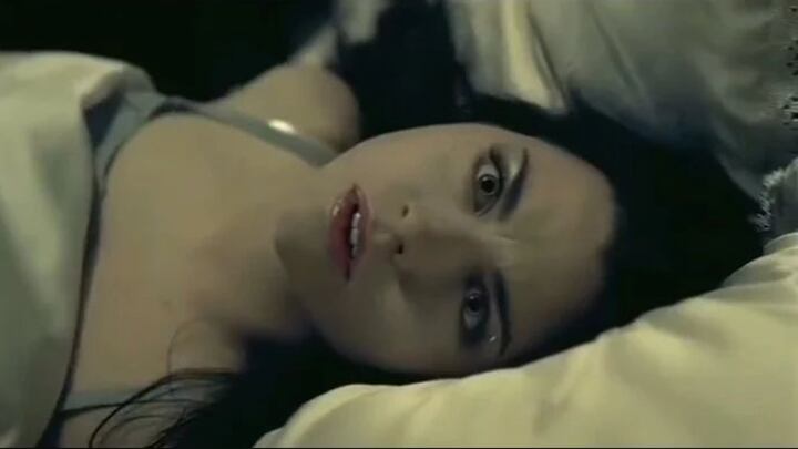 Una de las escenas del clásico de Evanescence ‘Bring Me To Life’ con el que se dio a conocer el mundo.