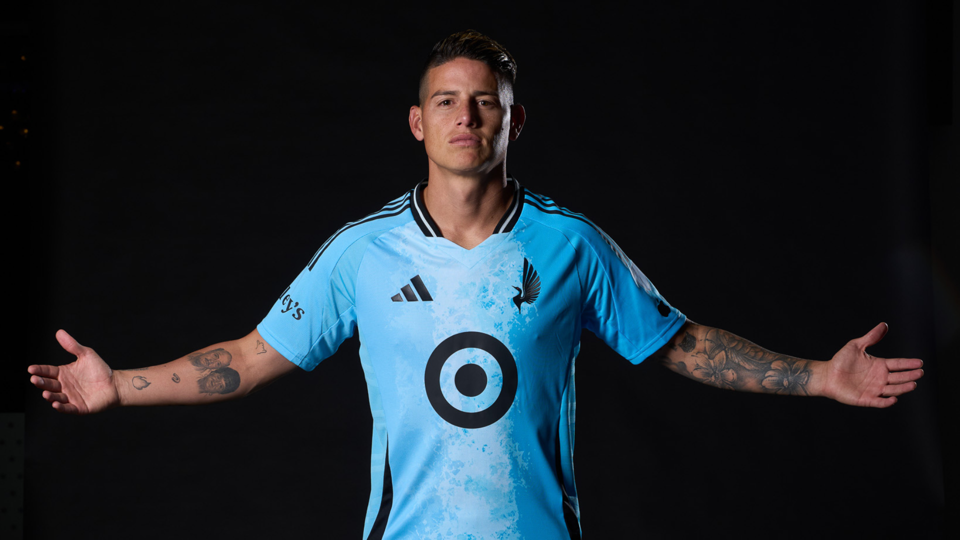 El hermoso gesto de James Rodríguez con la mamá de un periodista colombiano