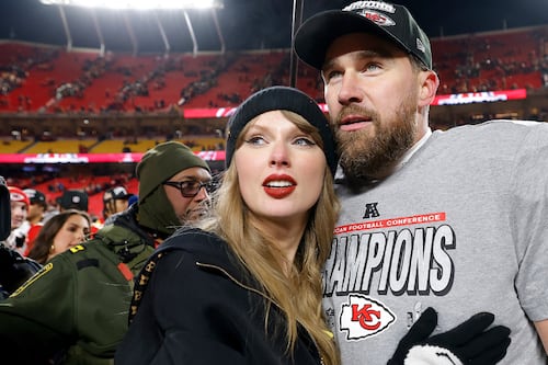 Taylor Swift transformó su estilo desde que inició su romance con Travis Kelce: 5 looks que lo prueban