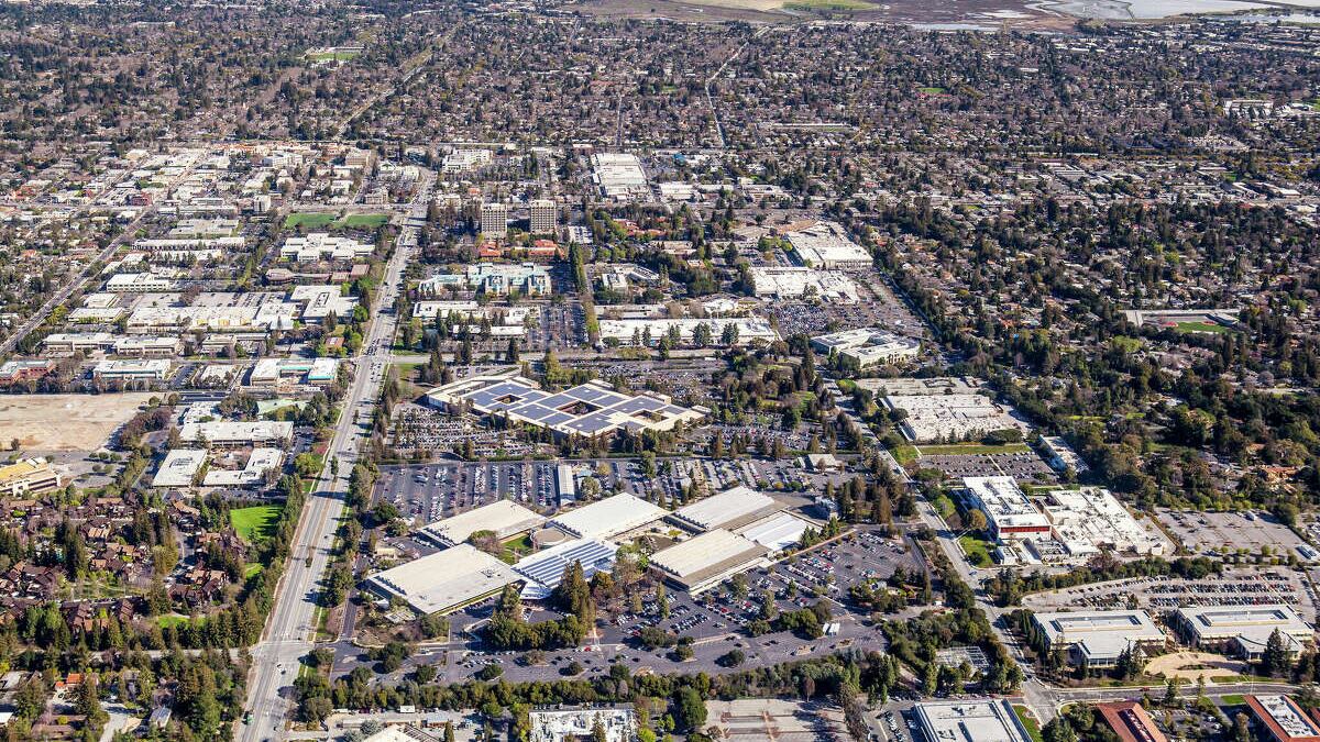 Solo ha habido cinco homicidios en Palo Alto en los últimos 10 años, según muestran los datos policiales. | Imágenes de David Pu'u/Getty