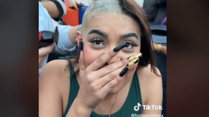 Se lleva un carro por quedar pelona