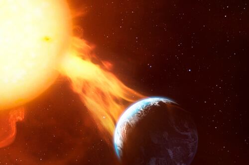 La tormenta solar que chocará contra la Tierra podría provocar el “apocalipsis de Internet”, advierten científicos