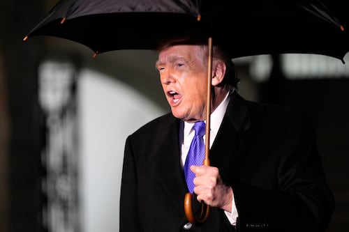 Trump está dispuesto a recibir el Nobel si se lo ofrece Machado, pero el Comité descarta esa opción