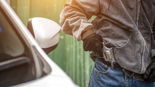 Víctima de secuestro y robo cuenta cómo le sustrajeron su vehículo al aceptar una carrera por aplicación.