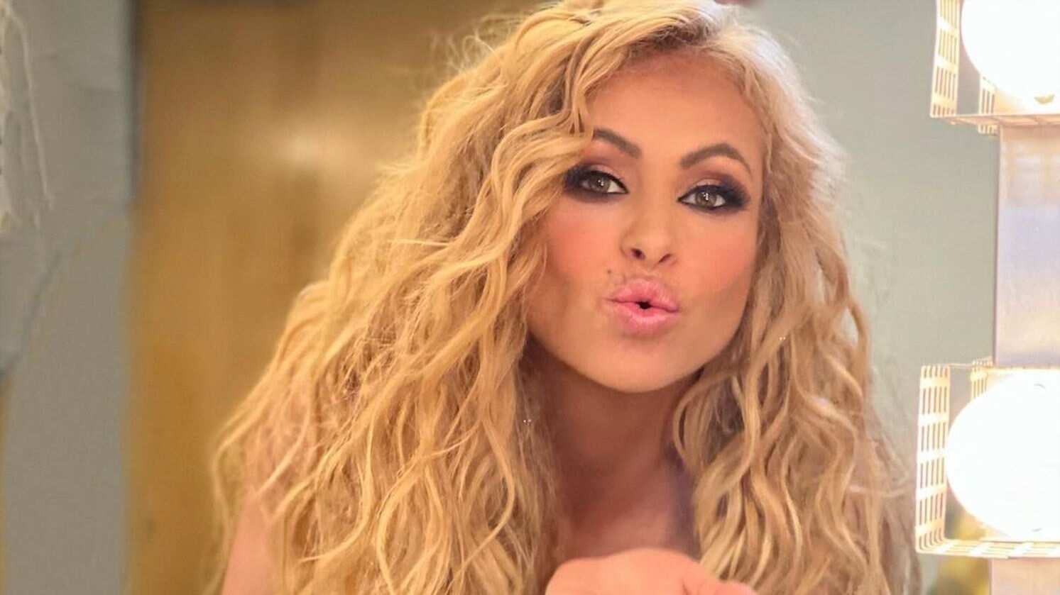 La cantante señaló que son un fotomontaje.