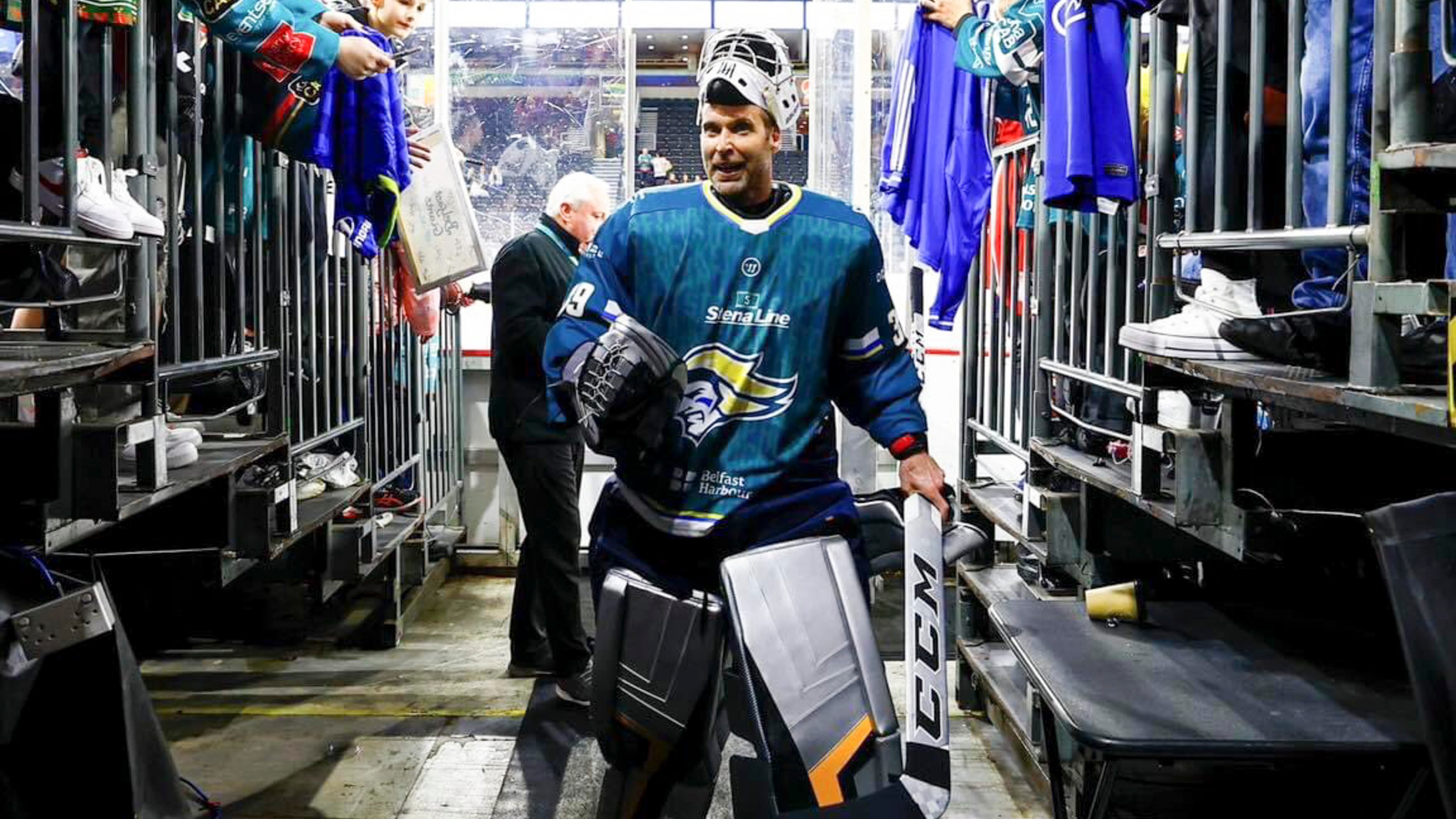 El ex de Chelsea ahora juega hockey sobre hielo.