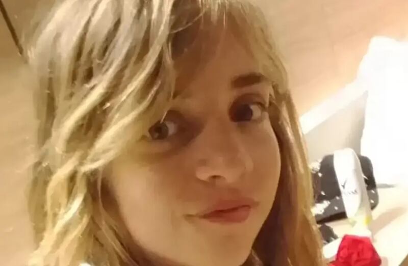 La víctima contaba con 12 años y la foto fue difundida por su tía en Facebook.
