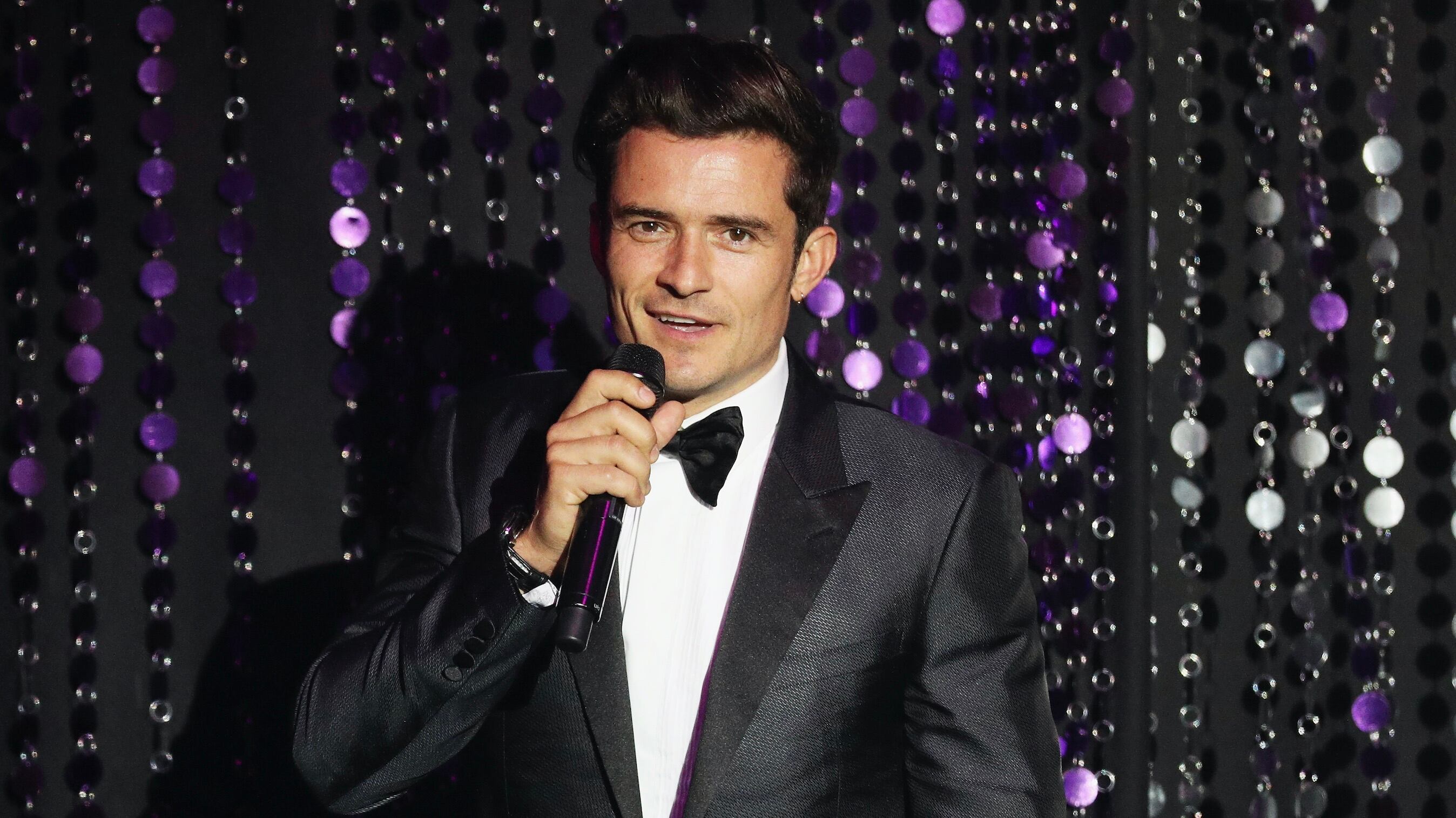 Orlando Bloom, desnudo, actor, serie, easy, netflix