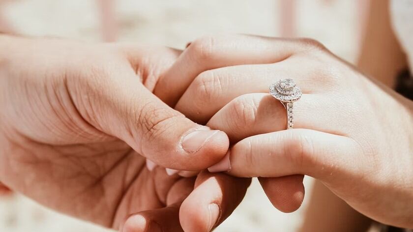 La romántica y extrema pedida de mano que enamoró en TikTok