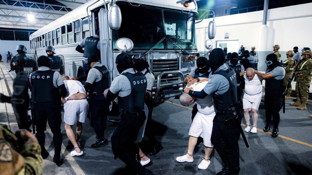 Deportaciones a El Salvador