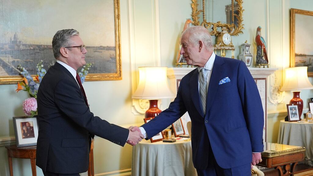 Keir Starmer y Carlos III