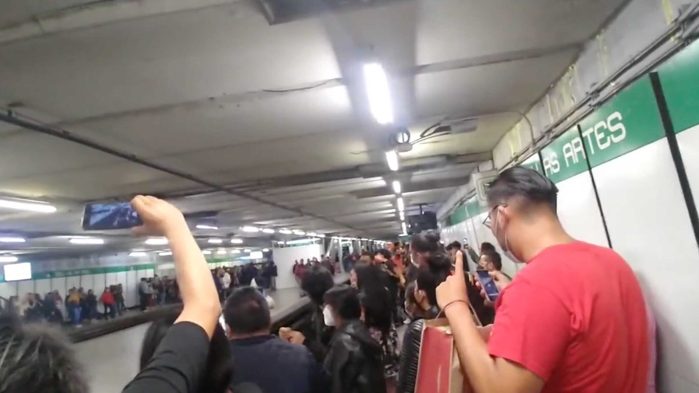 Estos usuarios del Metro de CDMX pasaron un rato divertido.