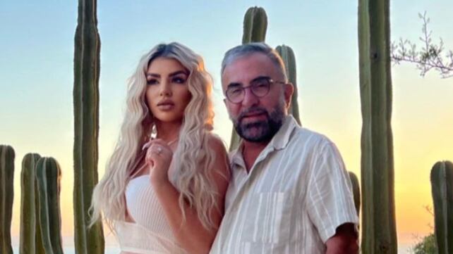 Vicente Fernández Jr. y Mariana González se muestran felices en redes sociales.