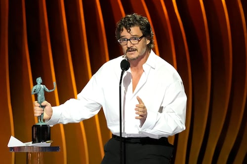 Pedro Pascal es el principal favorito para ser elegido como el hombre “más sexy del mundo” por la revista People