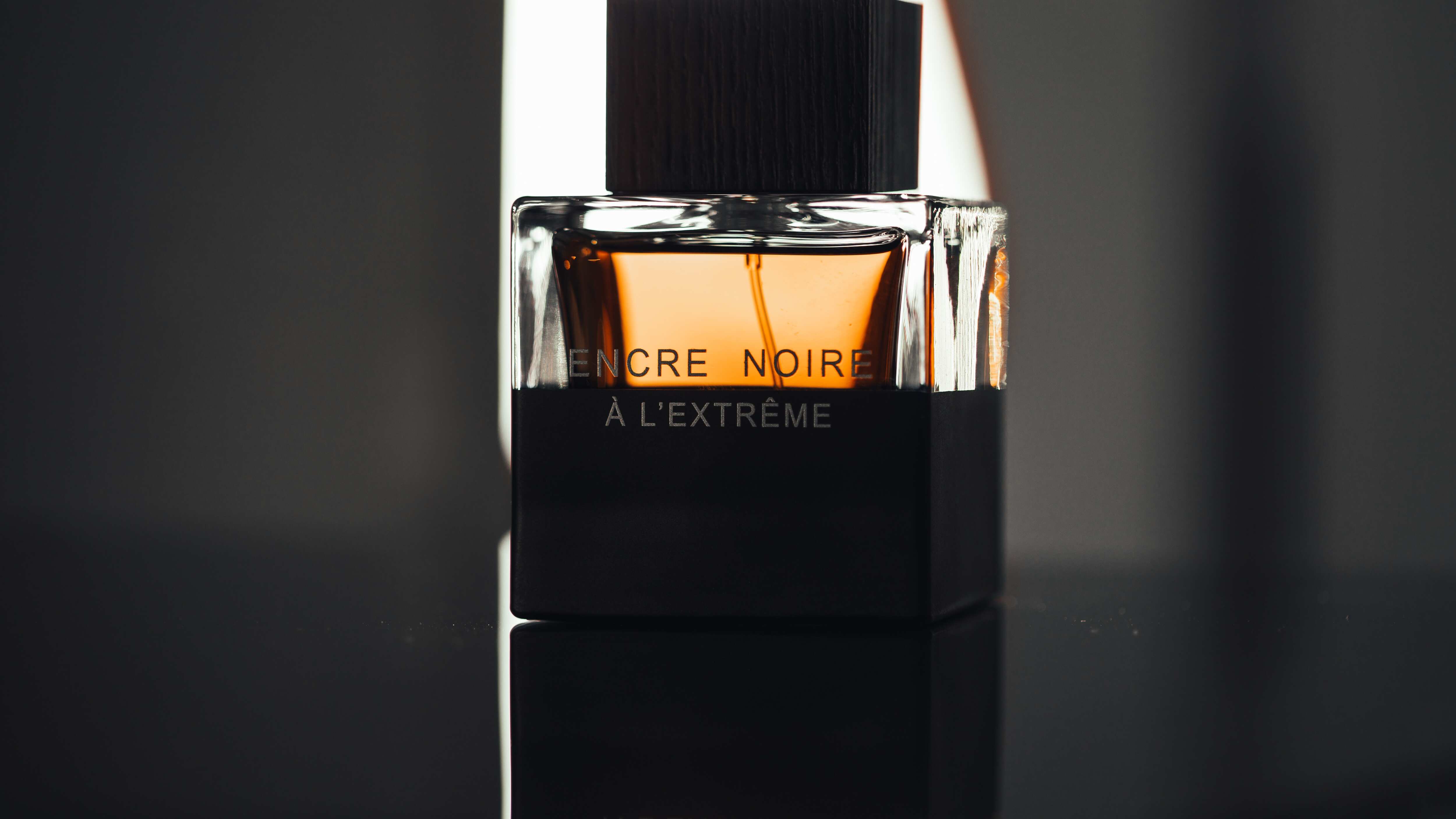 Frasco de perfume masculino