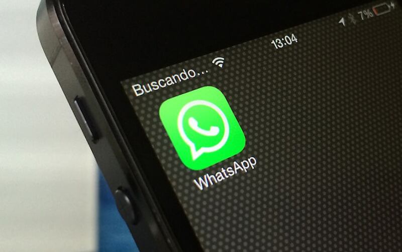 teléfono WhatsApp
