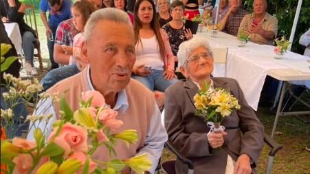 Abuela se niega a renovar votos matrimoniales