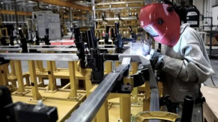 Por no poder fabricar, el empresario PYME despertó un drama.