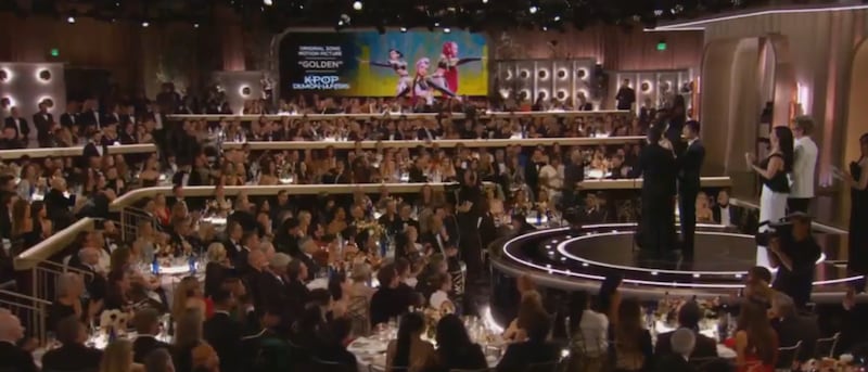 EJAE se emociona hasta las lágrimas al recibir el Globo de Oro por “Golden”, la canción original de KPop Demon Hunters que conquistó a la audiencia.