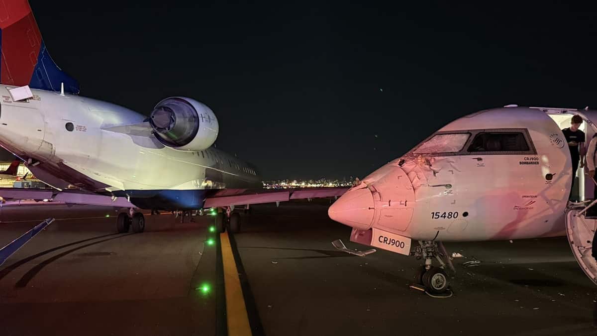 Accidente en aeropuerto LaGuardia: choque de dos aviones deja aeronaves destrozadas y genera preocupación sobre seguridad aérea estadounidense.