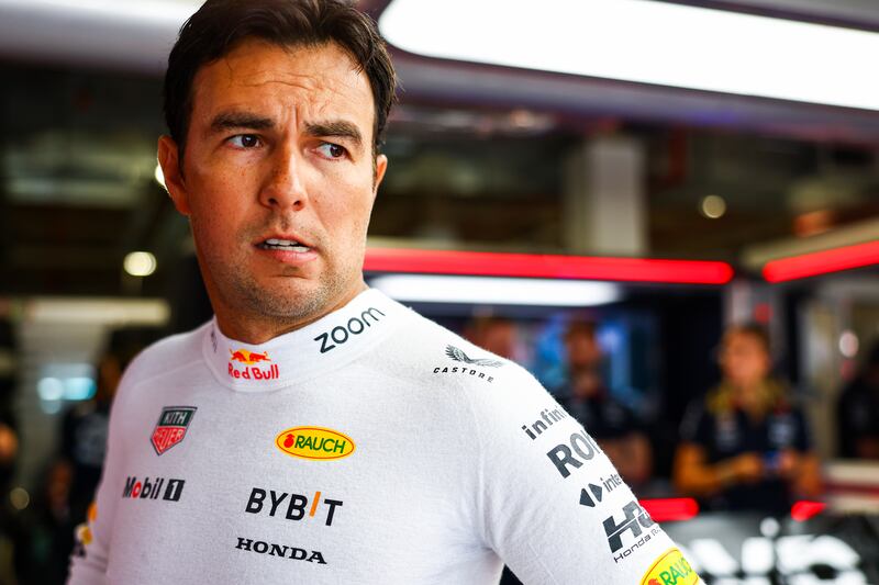 'Checo' Pérez ignoró al cuerpo de seguridad de Donald Trump cuando intentaron detenerlo.
