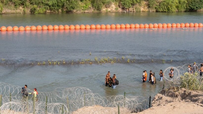 La instalación de las boyas fue defendida por Texas, argumentando que con esta acción defienden la frontera de los inmigrantes.