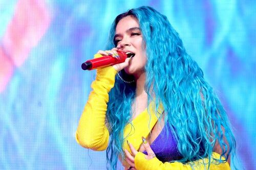 Karol G muestra la buena relación que tiene con la familia de su novio Feid