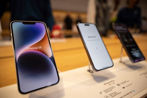 Trump threatens Apple with a 25% tariff on iPhones that are not manufactured in the US