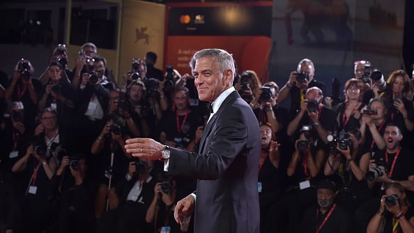George Clooney reapareció con un look que dejó a sus seguidores consternados