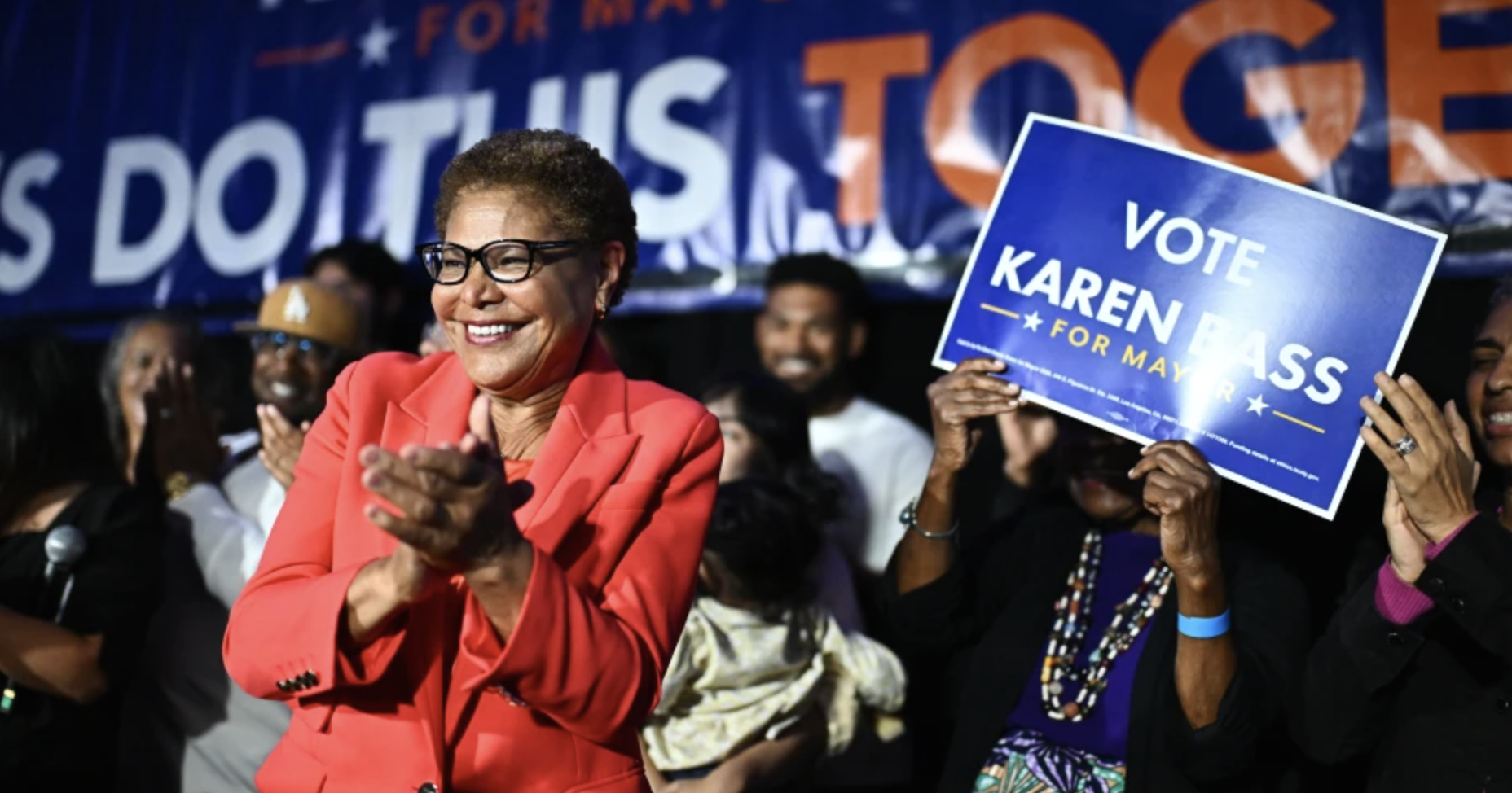 Karen Bass buscará la reelección en Los Ángeles entre críticas por incendios, vivienda y seguridad