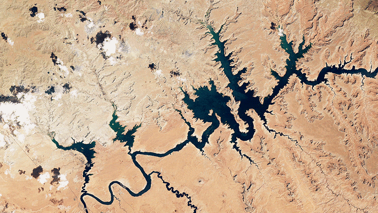 Lake Powell resulta el segundo reservorio más inmenso del país.