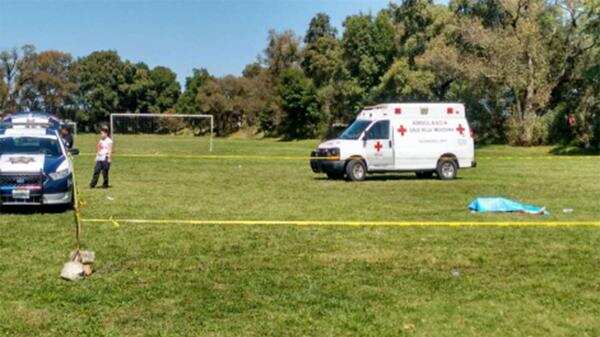 Futbolista mató a un árbitro