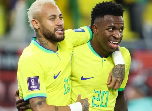 Neymar parabeniza Vini Jr pelo prêmio de melhor jogador do mundo em 2024