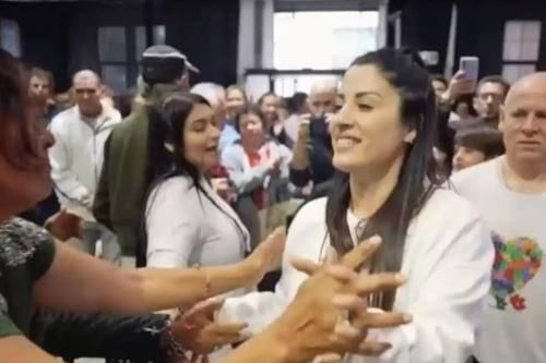 “Todos los fieles recibirán la bendición”: Leda Bergonzi llegó a Chile para sanar con imposición de manos