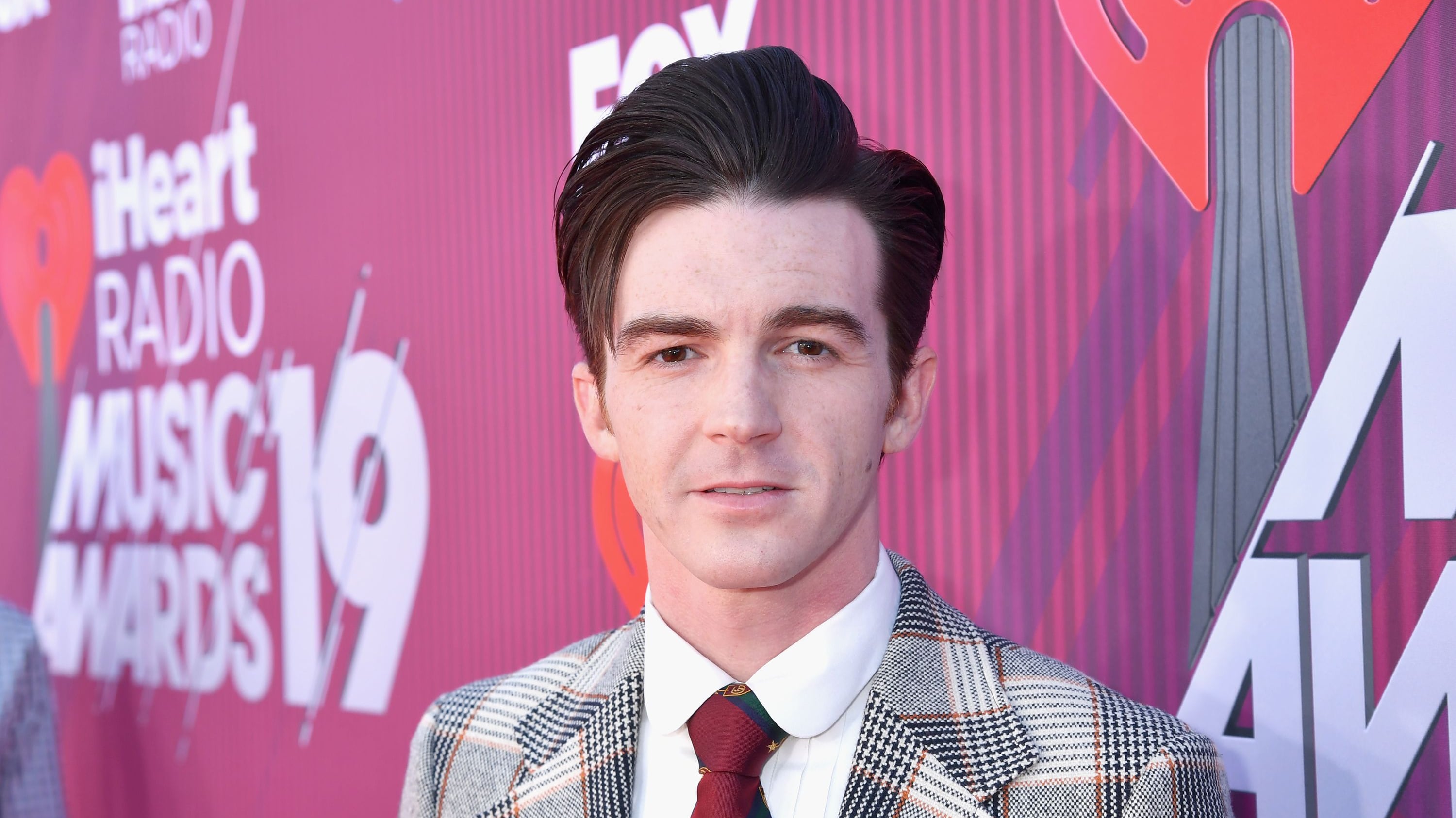 Olvidó su celular en su auto durante toda la noche