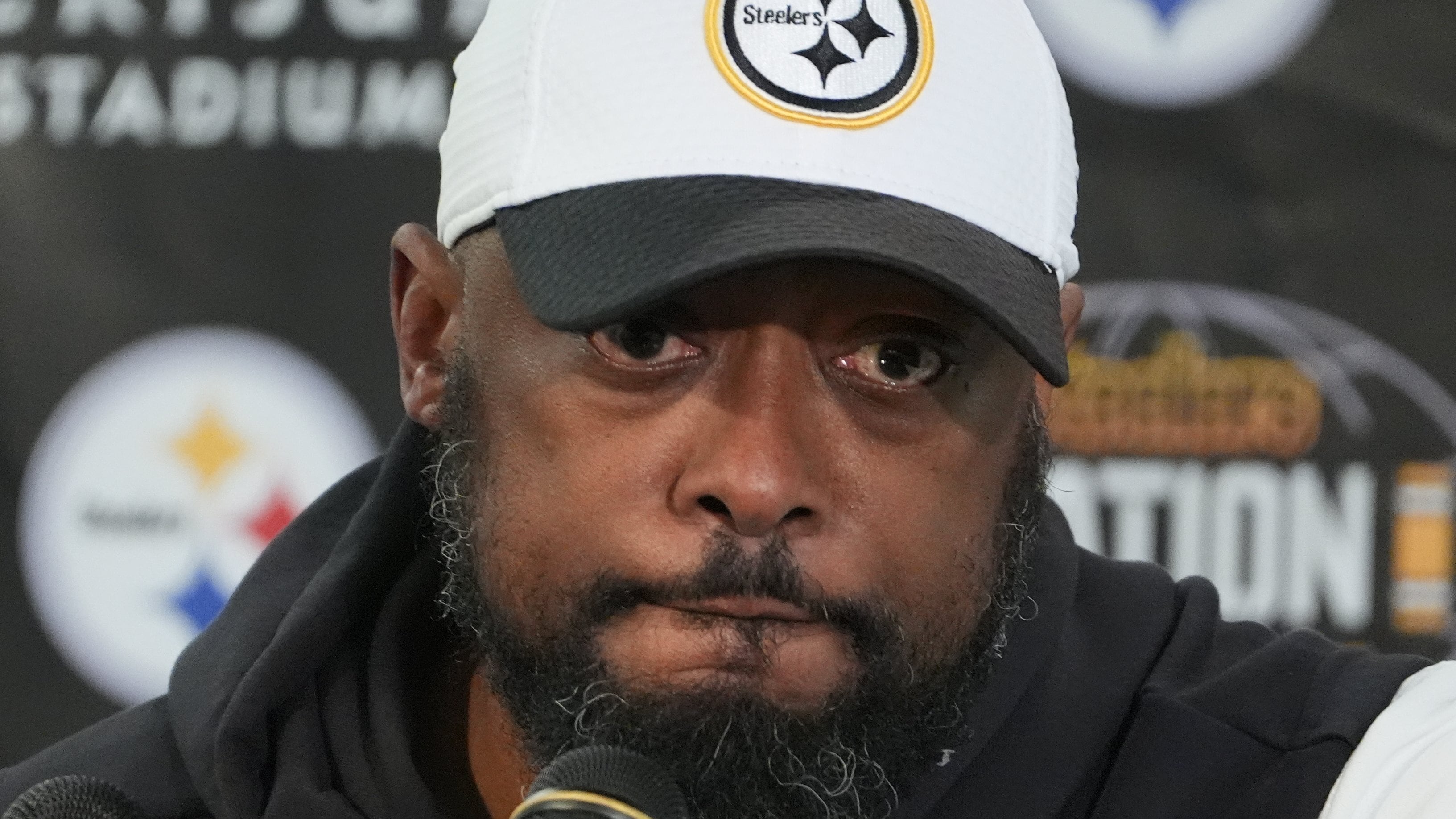 Mike Tomlin fuera de los Steelers