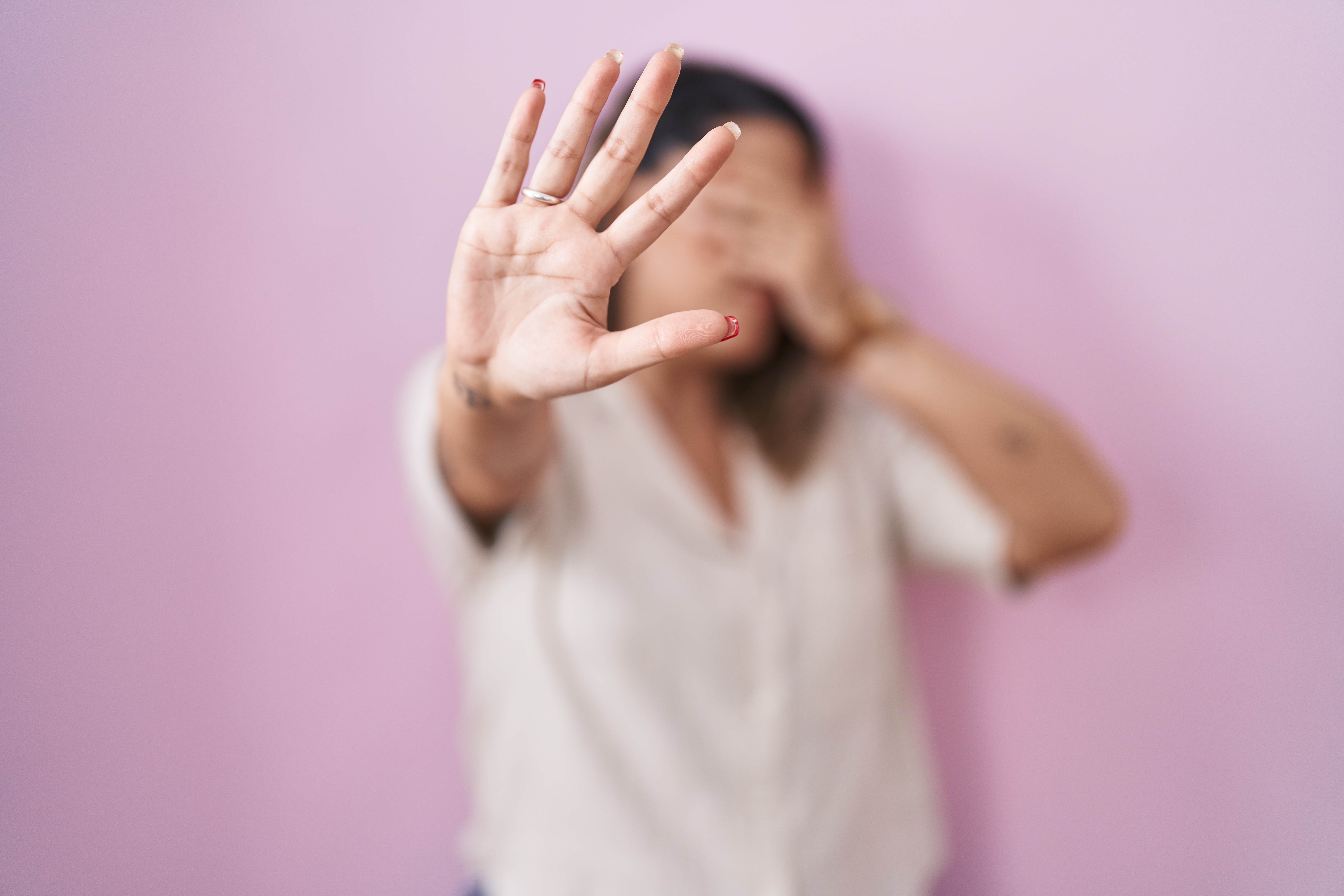 El Día Naranja es una inicitaiva impulsada por la ONU; el día 25 de cada mes invita a visibilizar y erradicar la violencia contra mujeres y niñas. Foto: Freepik.