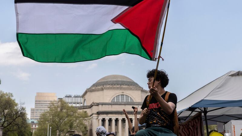 Universidad de Columbia limita acceso al campus tras ocupación de edificio en protestas contra la guerra en Gaza