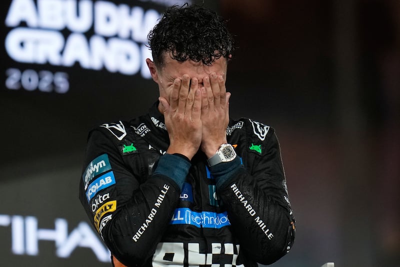 Lando Norris no pudo ocultar las lágrimas por su primer título mundial.