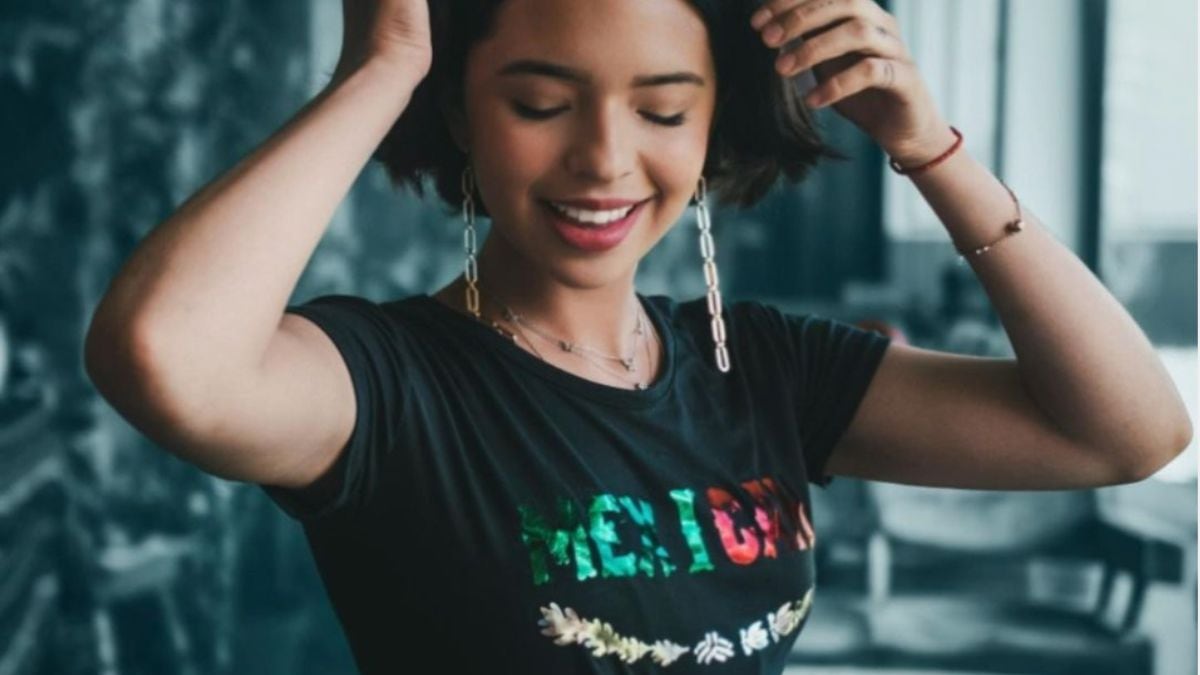 Ángela Aguilar tiene varias prendas en su clóset.