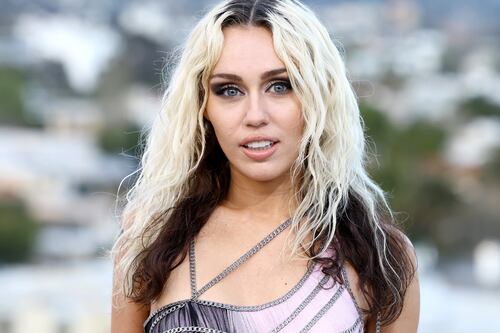 Así reaccionó Miley Cyrus a la demanda por plagio de ‘Flowers’